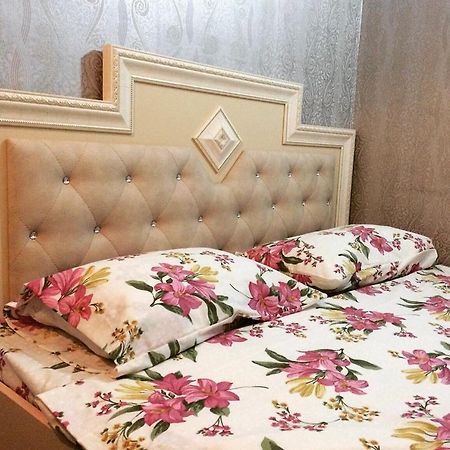 Crystal Villa Hotel Yerevan Bagian luar foto