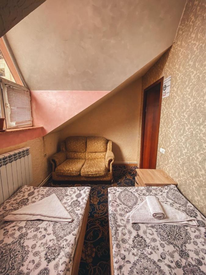 Crystal Villa Hotel Yerevan Bagian luar foto