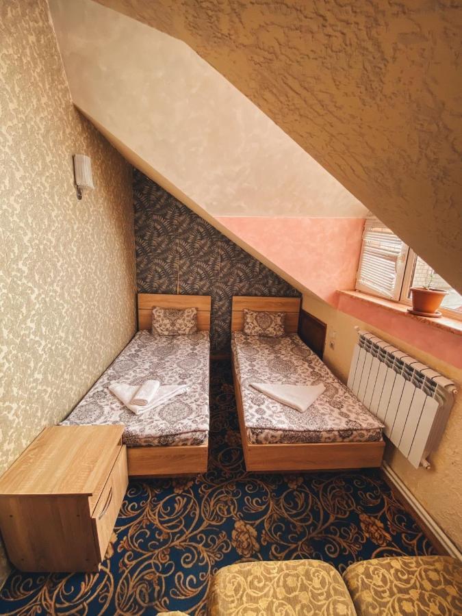 Crystal Villa Hotel Yerevan Bagian luar foto