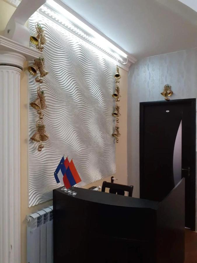 Crystal Villa Hotel Yerevan Bagian luar foto