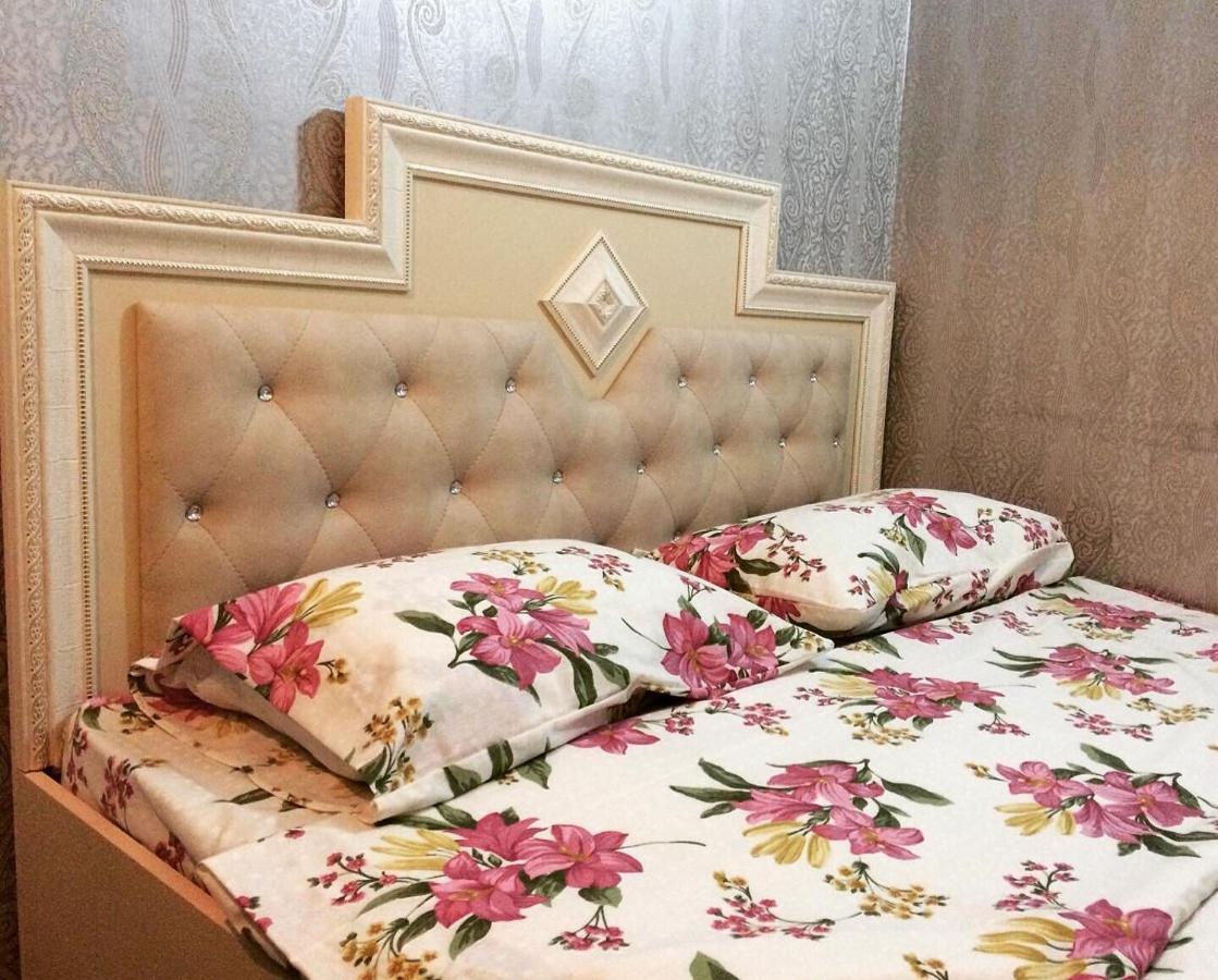 Crystal Villa Hotel Yerevan Bagian luar foto